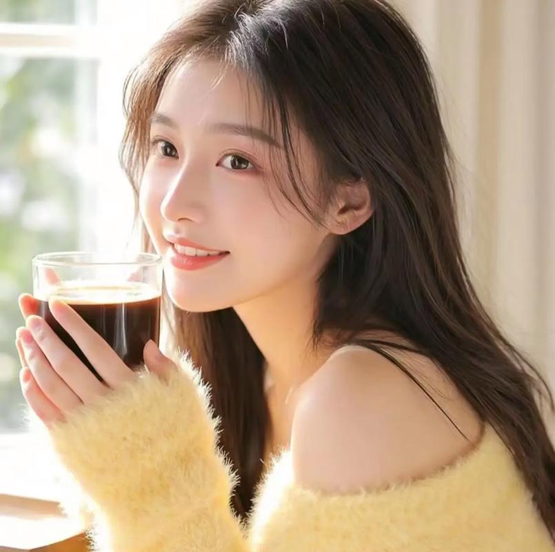 重庆高温天气持续 大熊猫洗冰水浴防暑降温